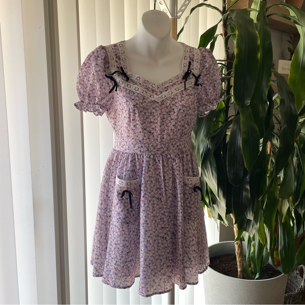 Sincethen Above‎ Knee Purple Daisy Floral Dress Black Bow Accents